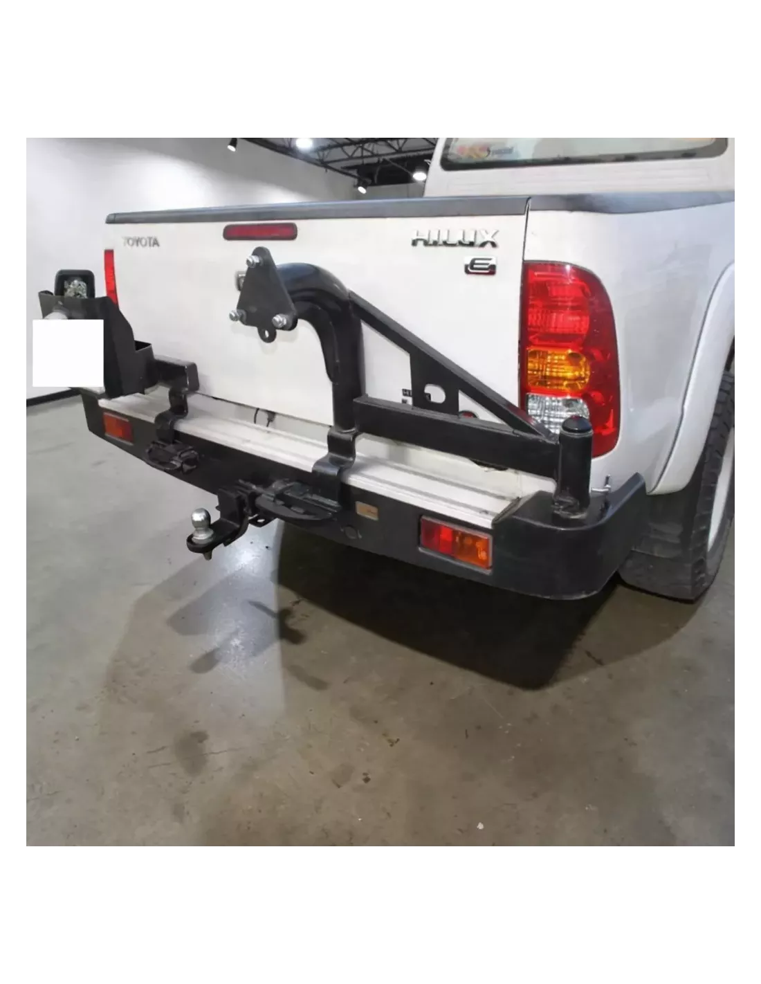 Pare-choc arrière Toyota Hilux 2015+ roue jerrycan acier