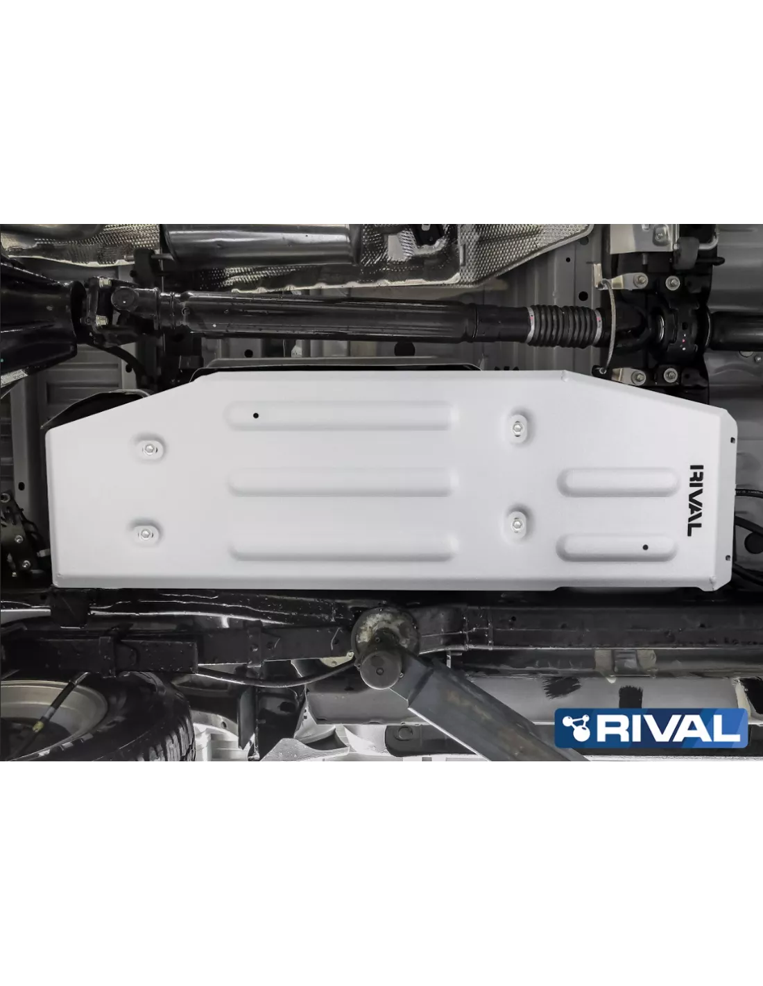 PLAQUE PROTECTION RIVAL RESERVOIR TOYOTA HILUX REVO (bO22)