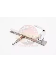 Cadre vitre ventilation porte avant droite Terrain Tamer 2