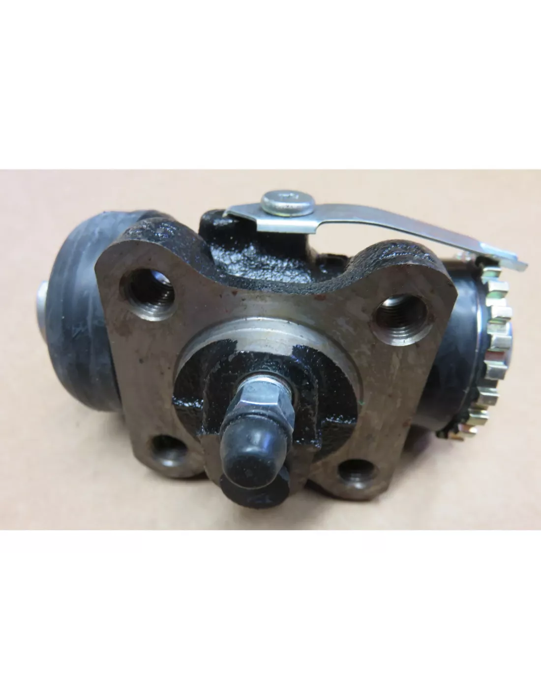 Cylindre de roue avant tambours avant avant 11/1984 AISIN -