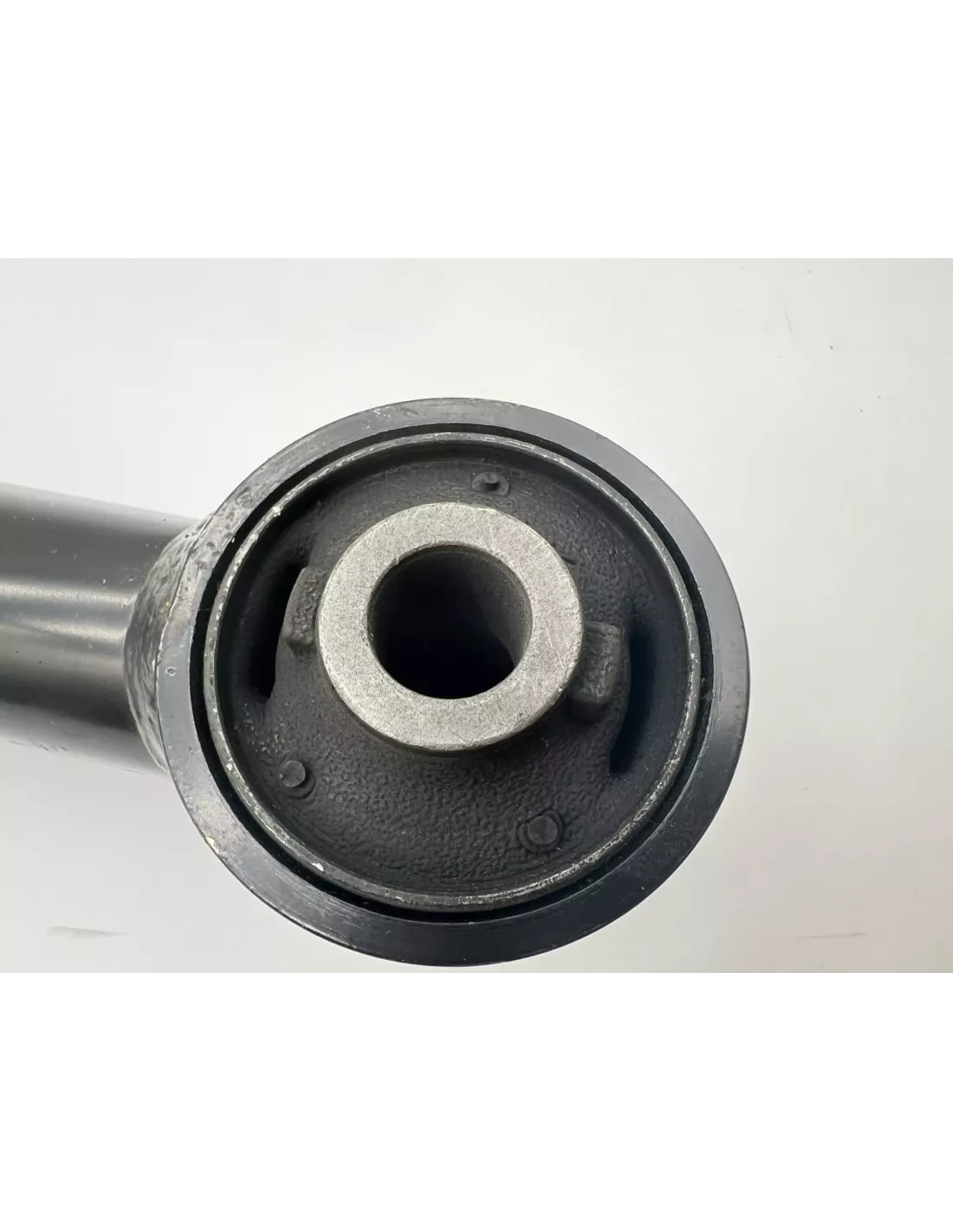 Tirant de pont arrière inférieur KDJ120 KDJ150 - La pièce TOYOTA -