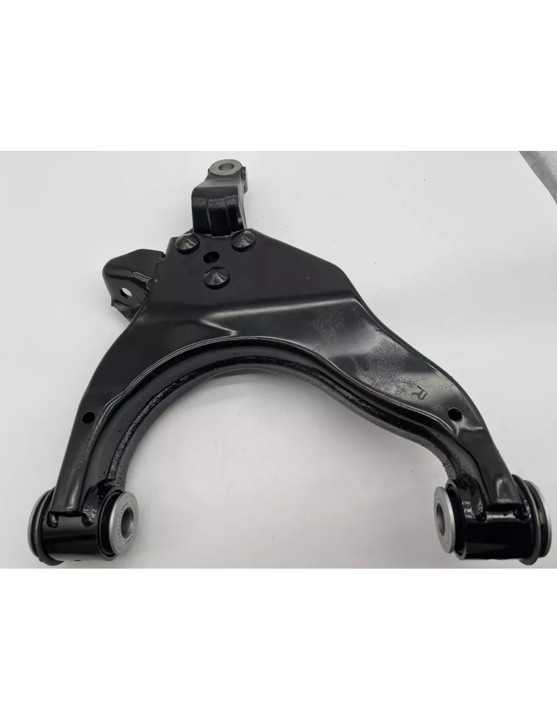 Triangle de suspension inférieur avant droit Land Cruiser KZJ9 KDJ9