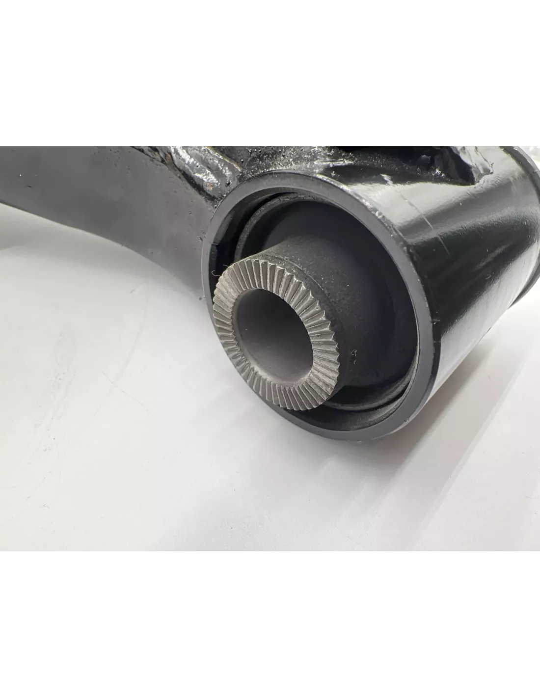 Triangle inférieur de suspension avant droit Land Cruiser HDJ100