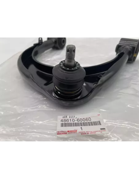 Triangle de suspension supérieur avant droit VDJ200 TOYOTA -
