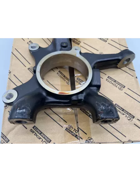 Fusée Pivot avant gauche Toyota Hilux Vigo