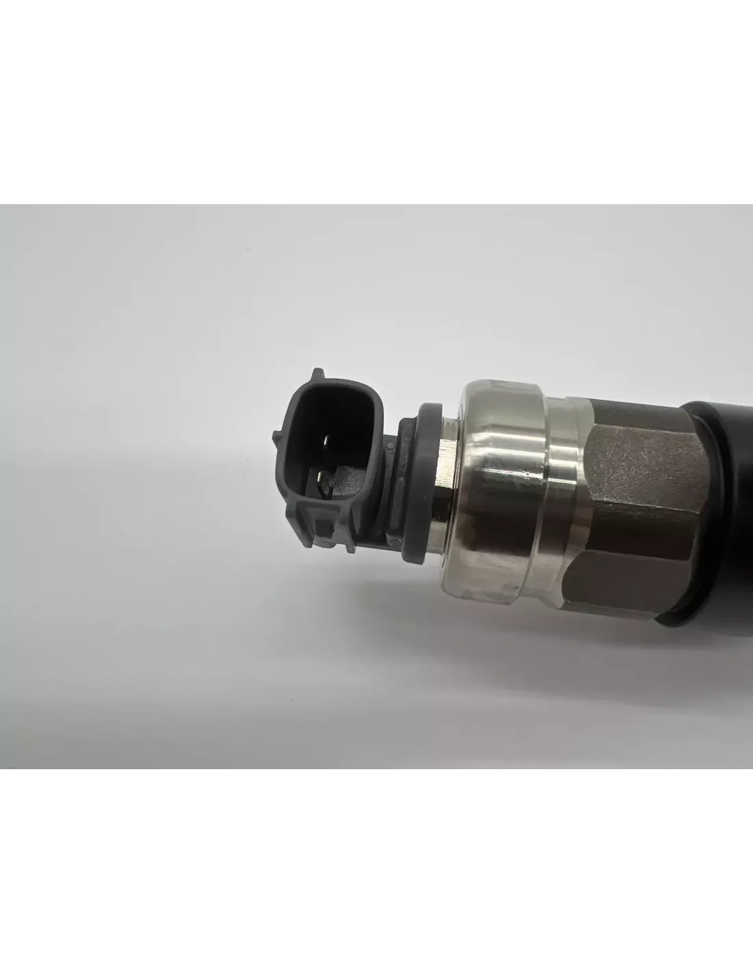 Injecteur NEUF Denso Hilux Vigo 2KD-FTV 2.5D4-D DENSO - accessoire 4x4