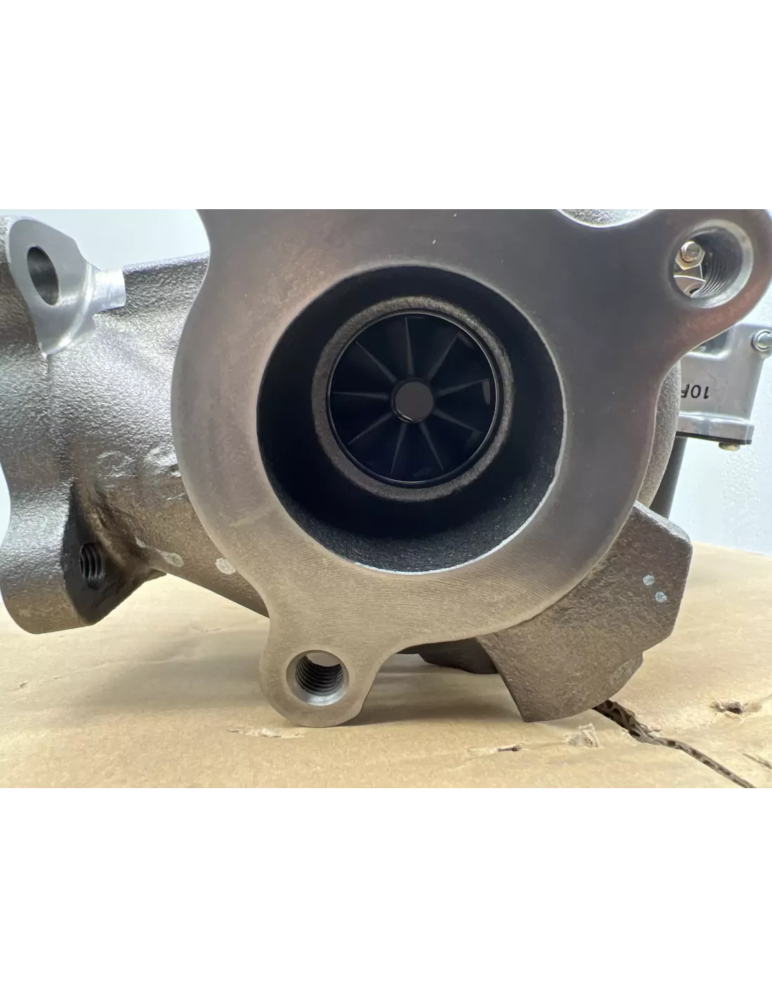 Turbocompresseur gauche géométrie variable Toyota VDJ200 TOYOTA -
