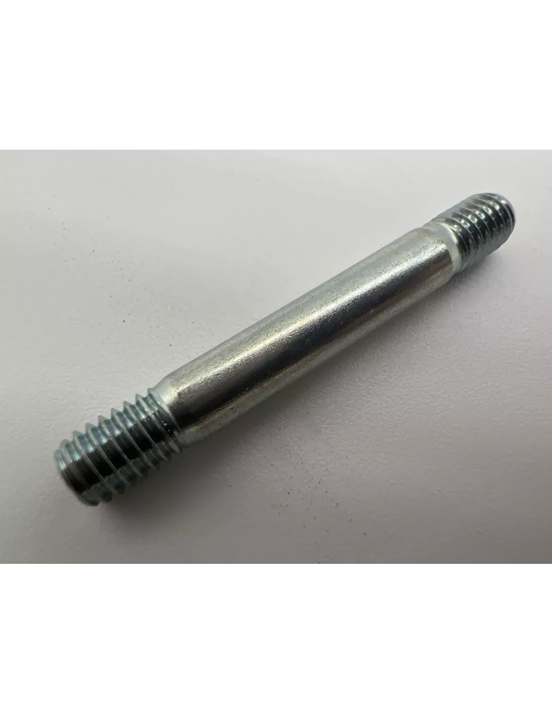 Goujon de Fixation de Cache Culbuteur Côté Tablier 12s