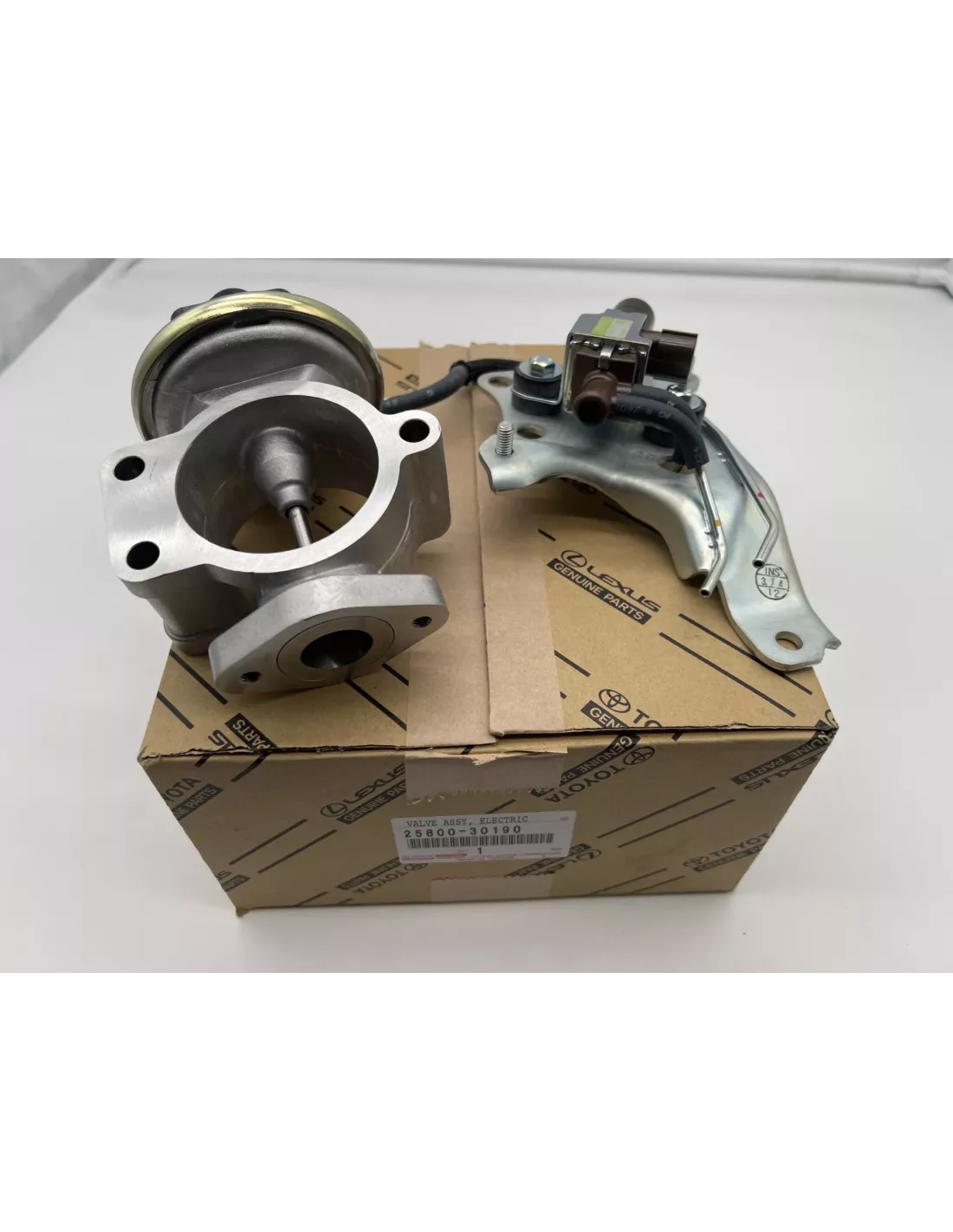 Vanne EGR recirculation gaz échappement KDJ150 KDJ155 173cv TOYOTA -
