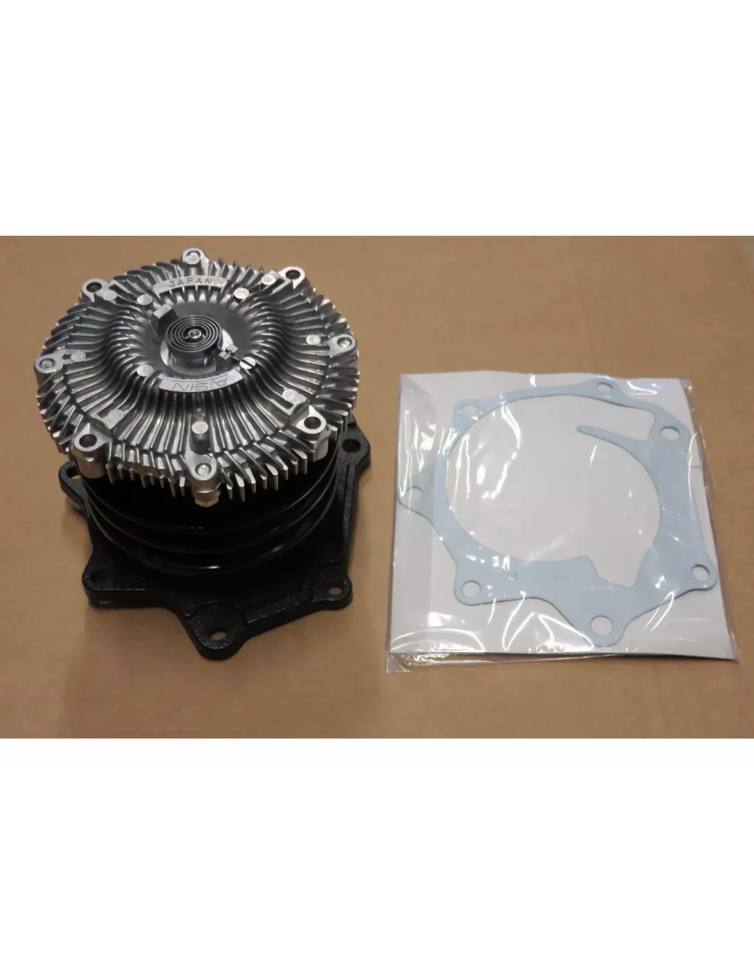 Pompe à eau Terrano 2.7TD - Entraxe viscocoupleur 135mm AISIN -