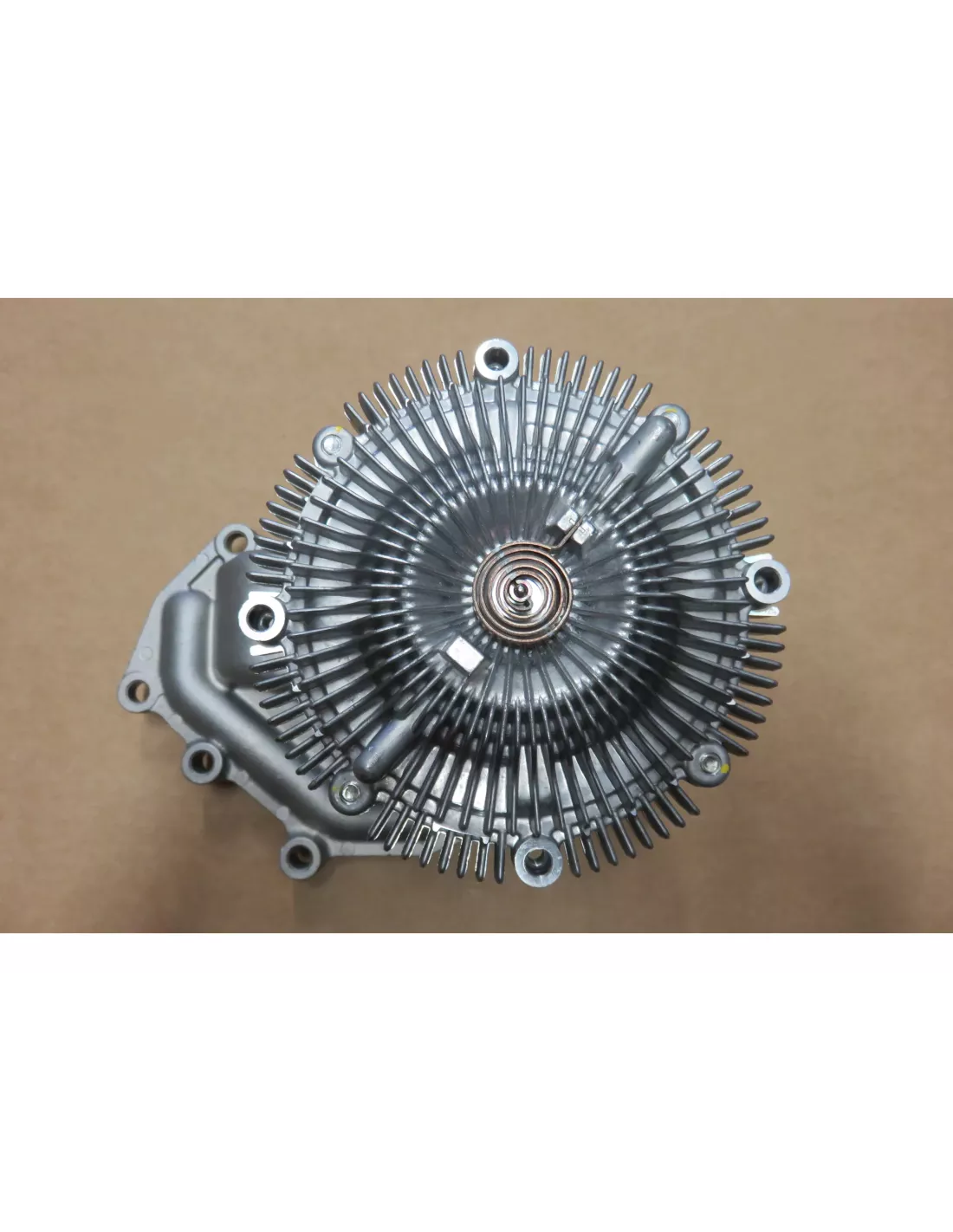 Pompe à Eau GR et Terrano 2 30 Di Aisin Nissan Patrol Y61