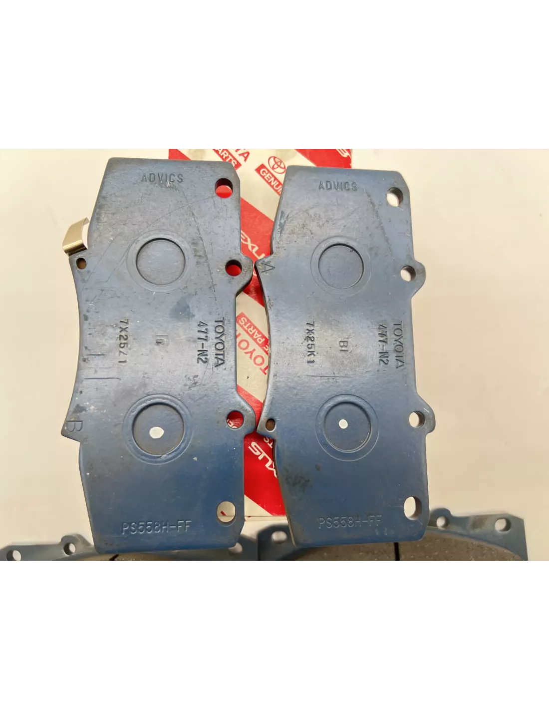Plaquettes de frein avant Hilux Vigo - origine Toyota TOYOTA -