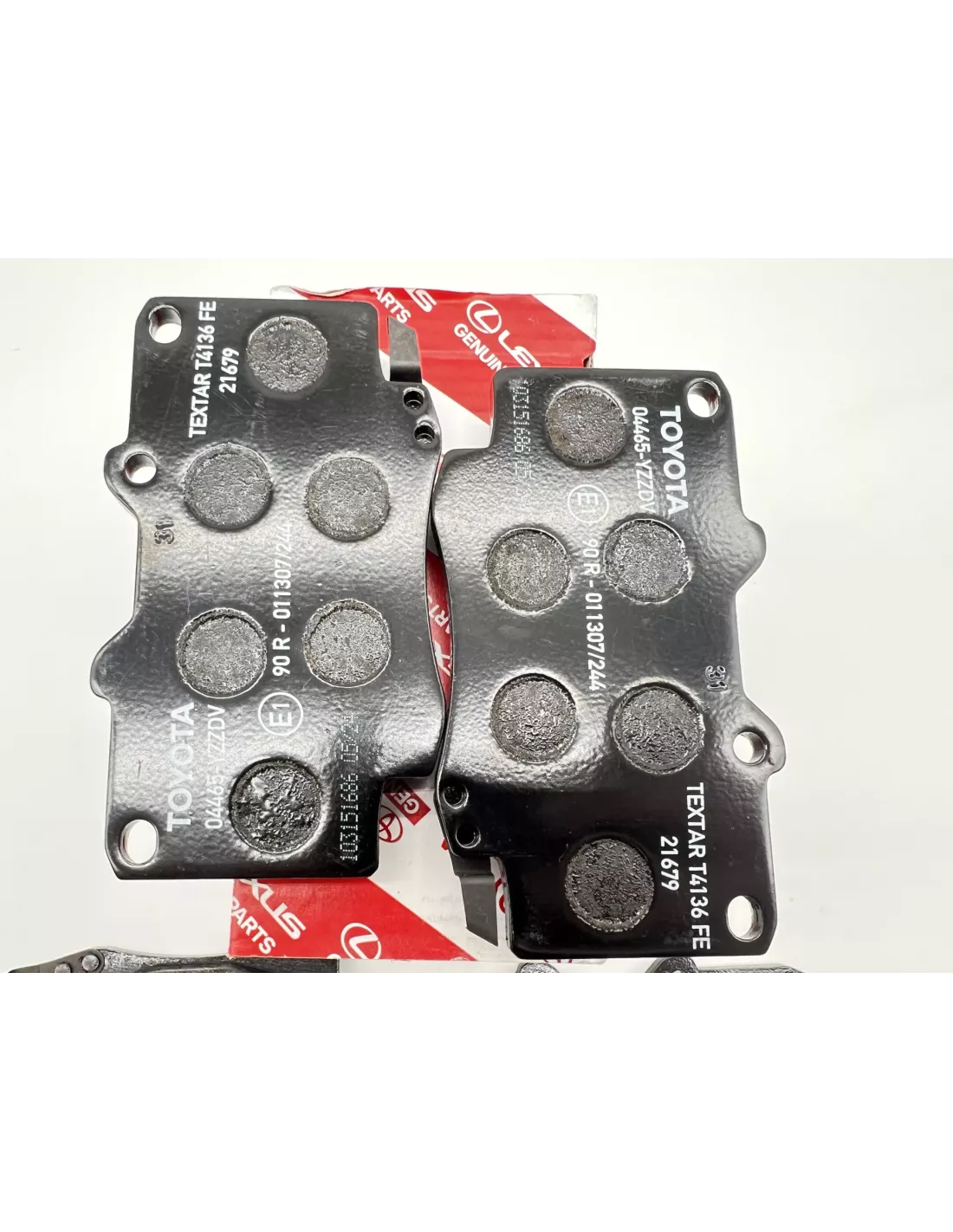 Plaquettes de frein avant Hilux Vigo - origine Toyota seconde monte