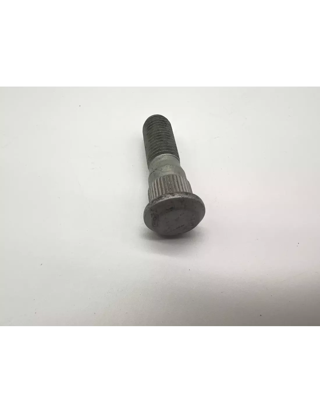 GOUJON ROUE AR J9 J12 J15 TOYOTA - accessoire 4x4