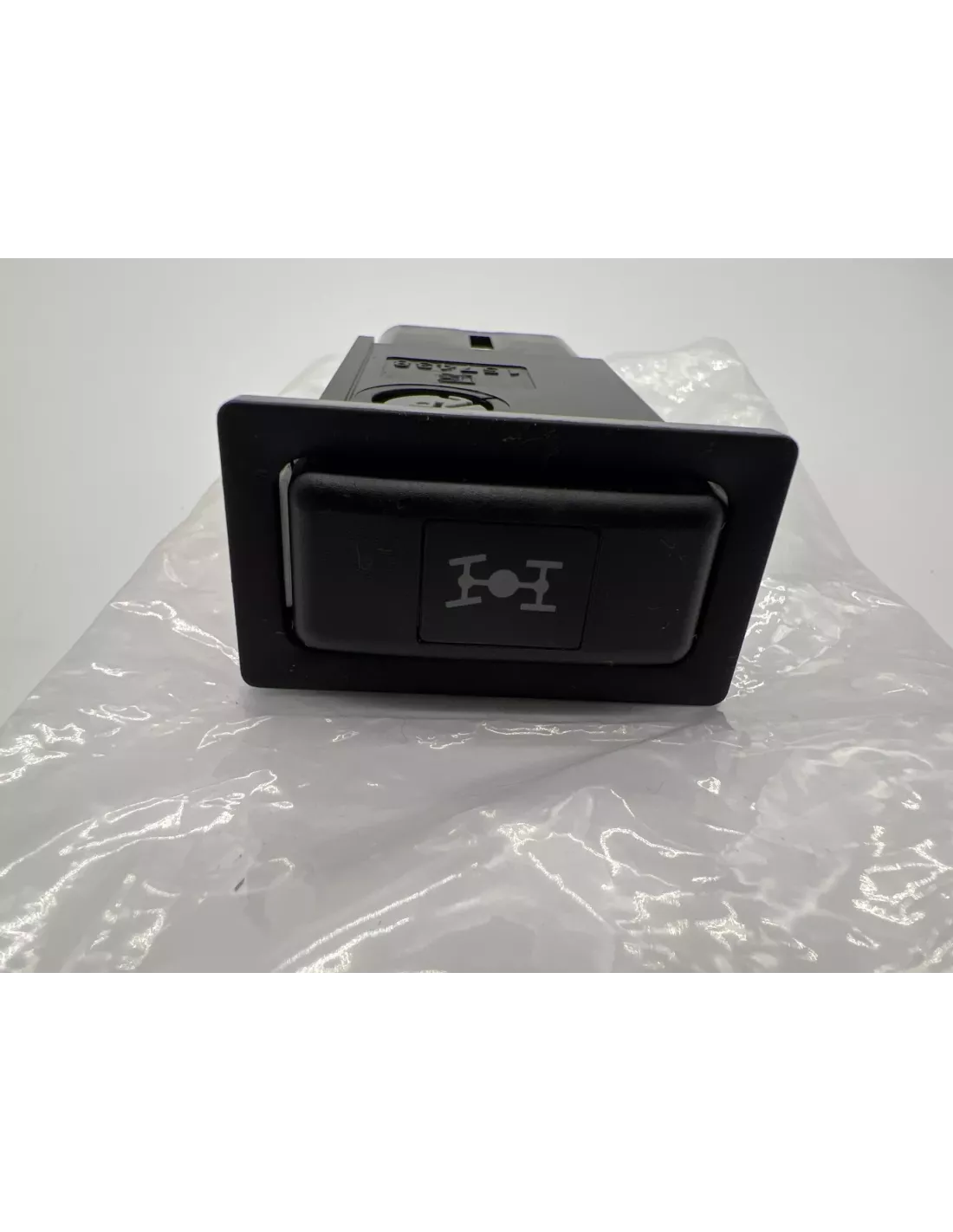 Interrupteur blocage de différentiel central HDJ80 24s TOYOTA -