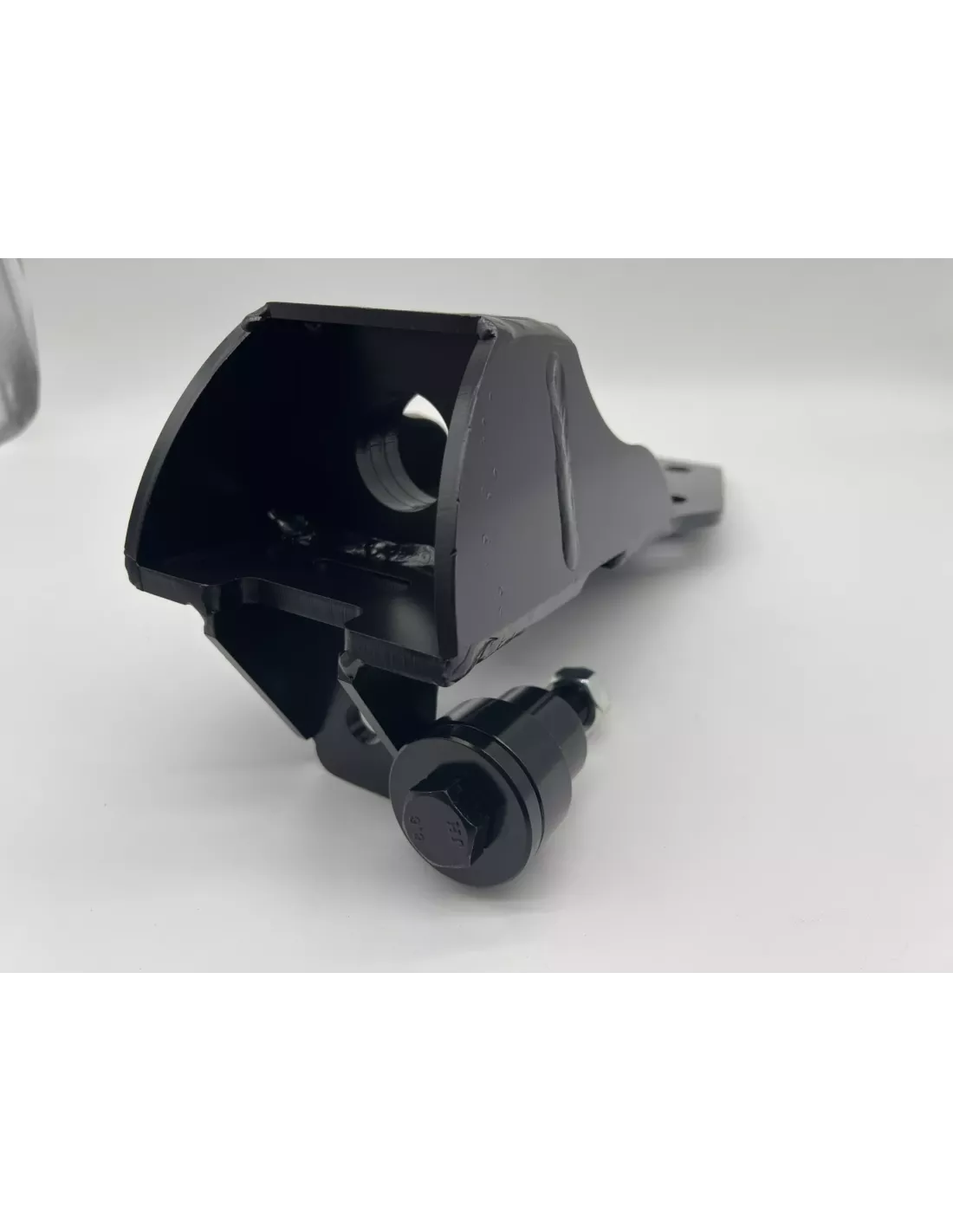 Dropbox pour tirant de pont avant gauche Nissan Patrol Y60 Y61
