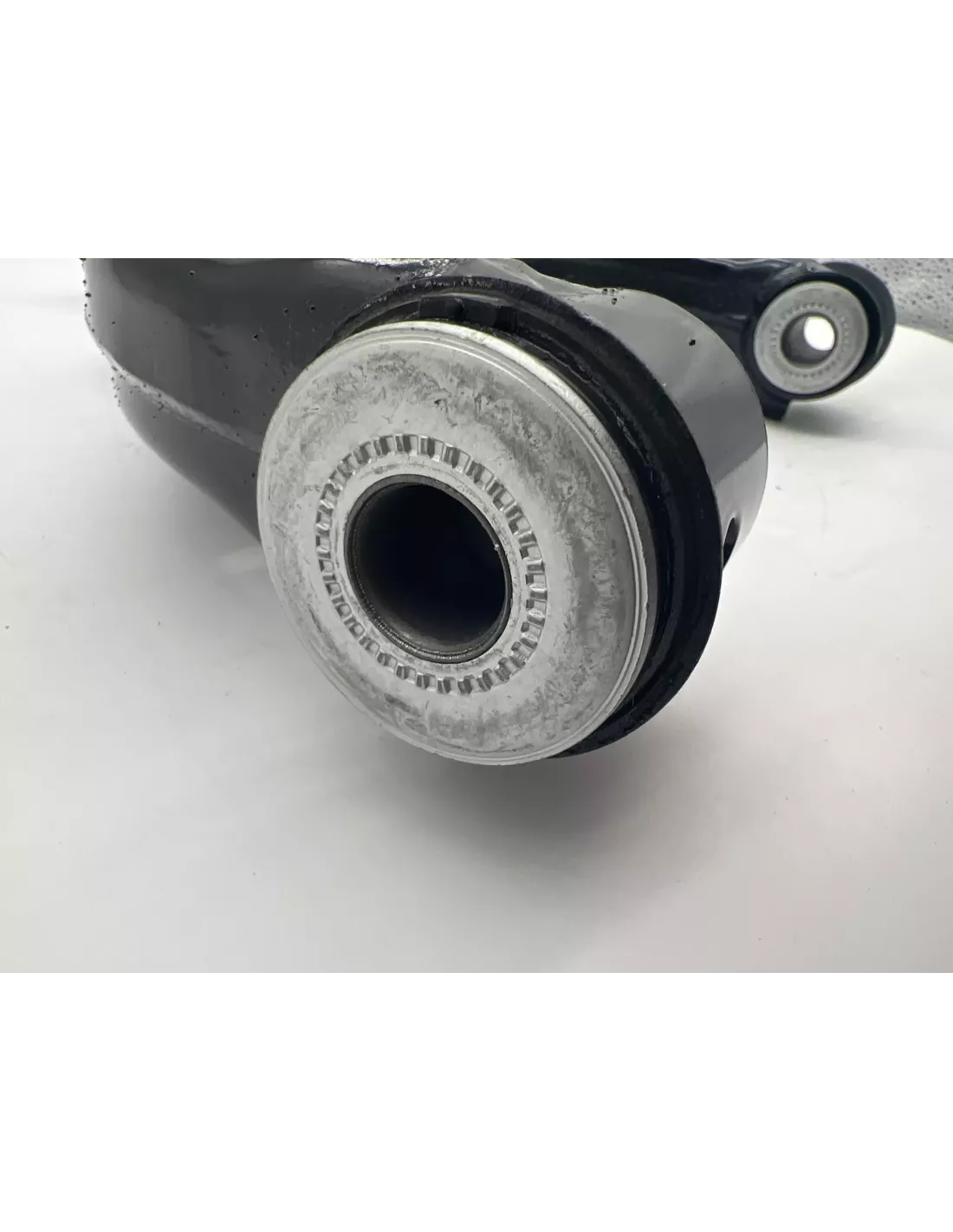Triangle de suspension inférieur avant droit Land Cruiser KZJ9 KDJ9