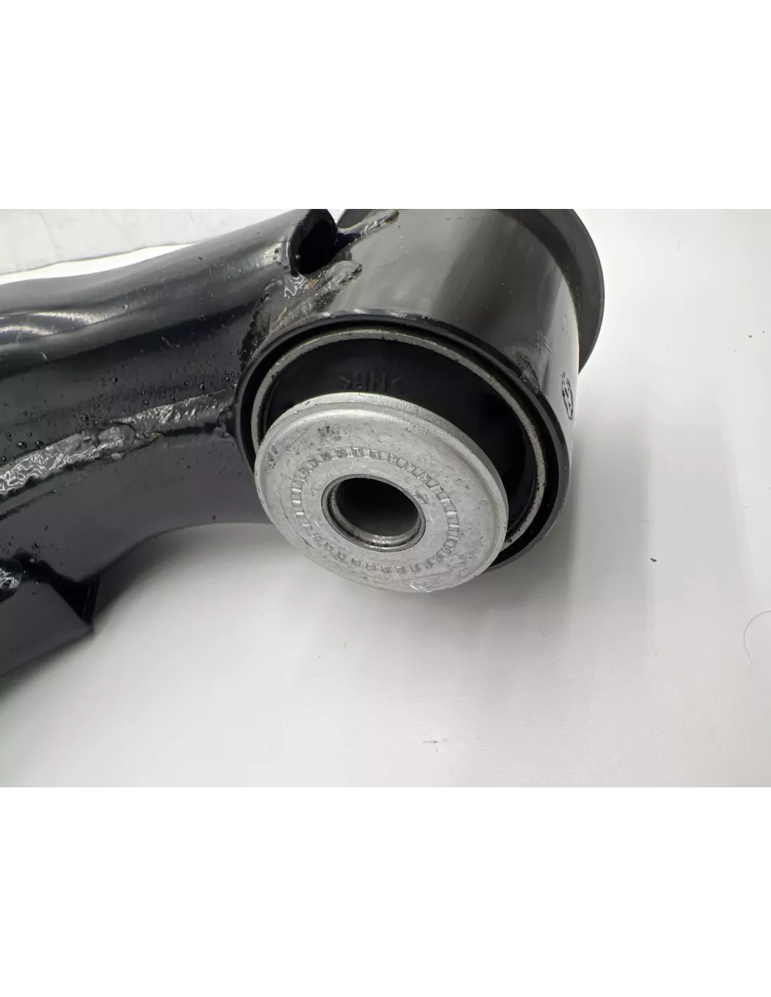 Triangle de suspension inférieur avant gauche Hilux Vigo TOYOTA -