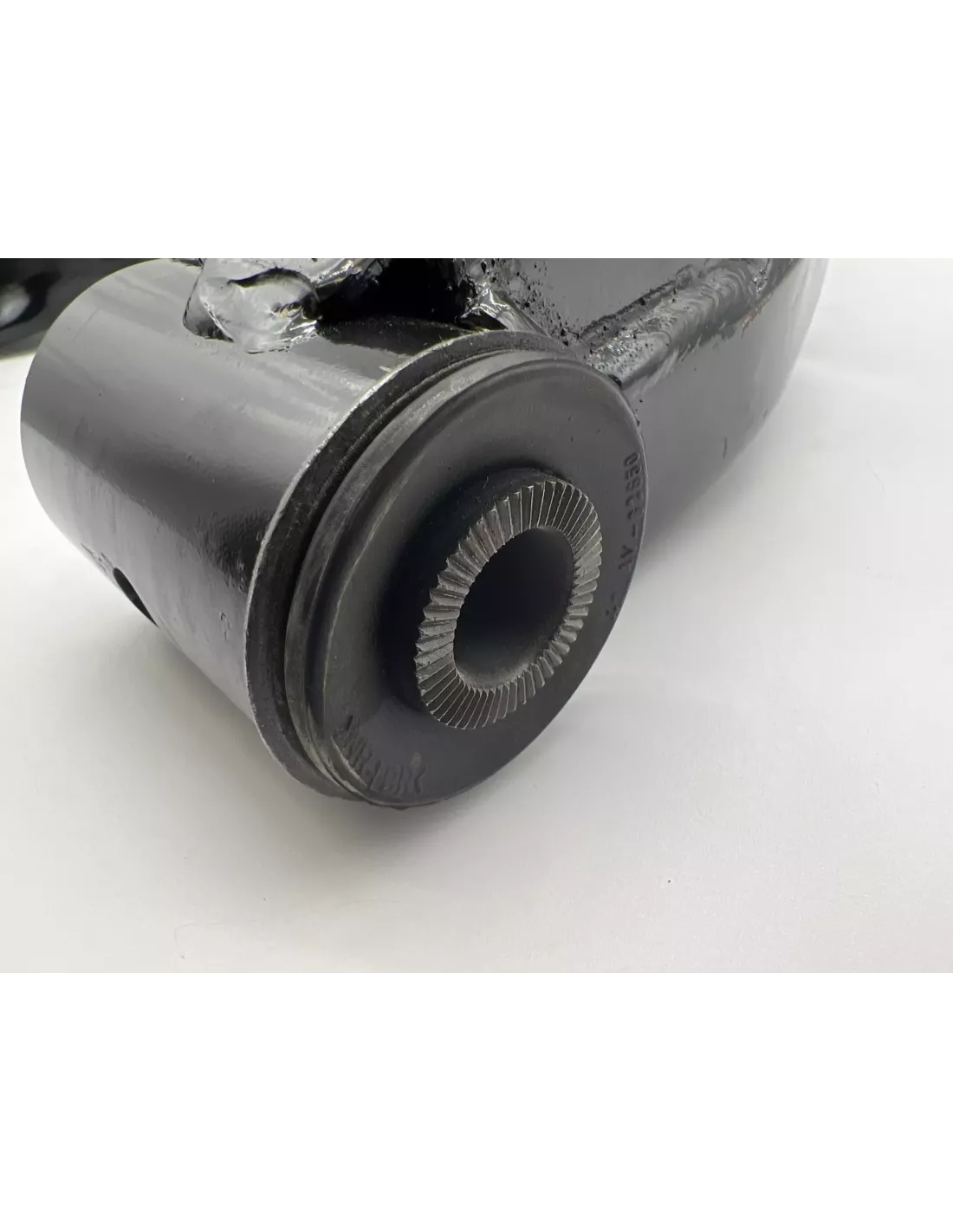 Triangle inférieur de suspension avant droit Land Cruiser HDJ100