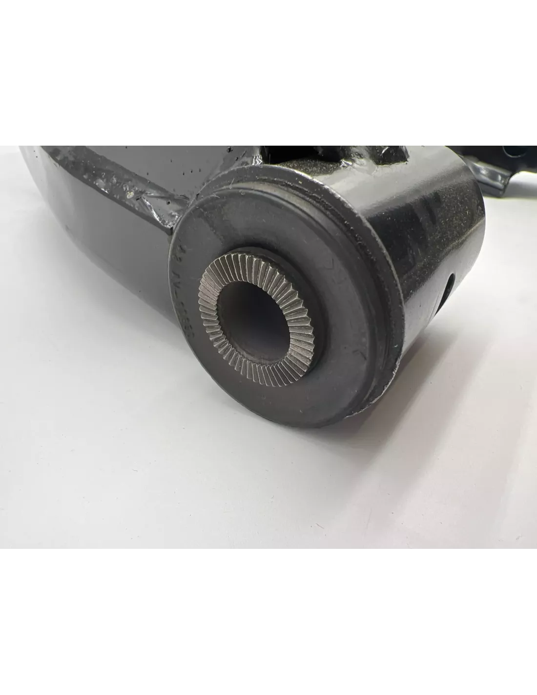 Triangle inférieur de suspension avant gauche Land Cruiser HDJ100