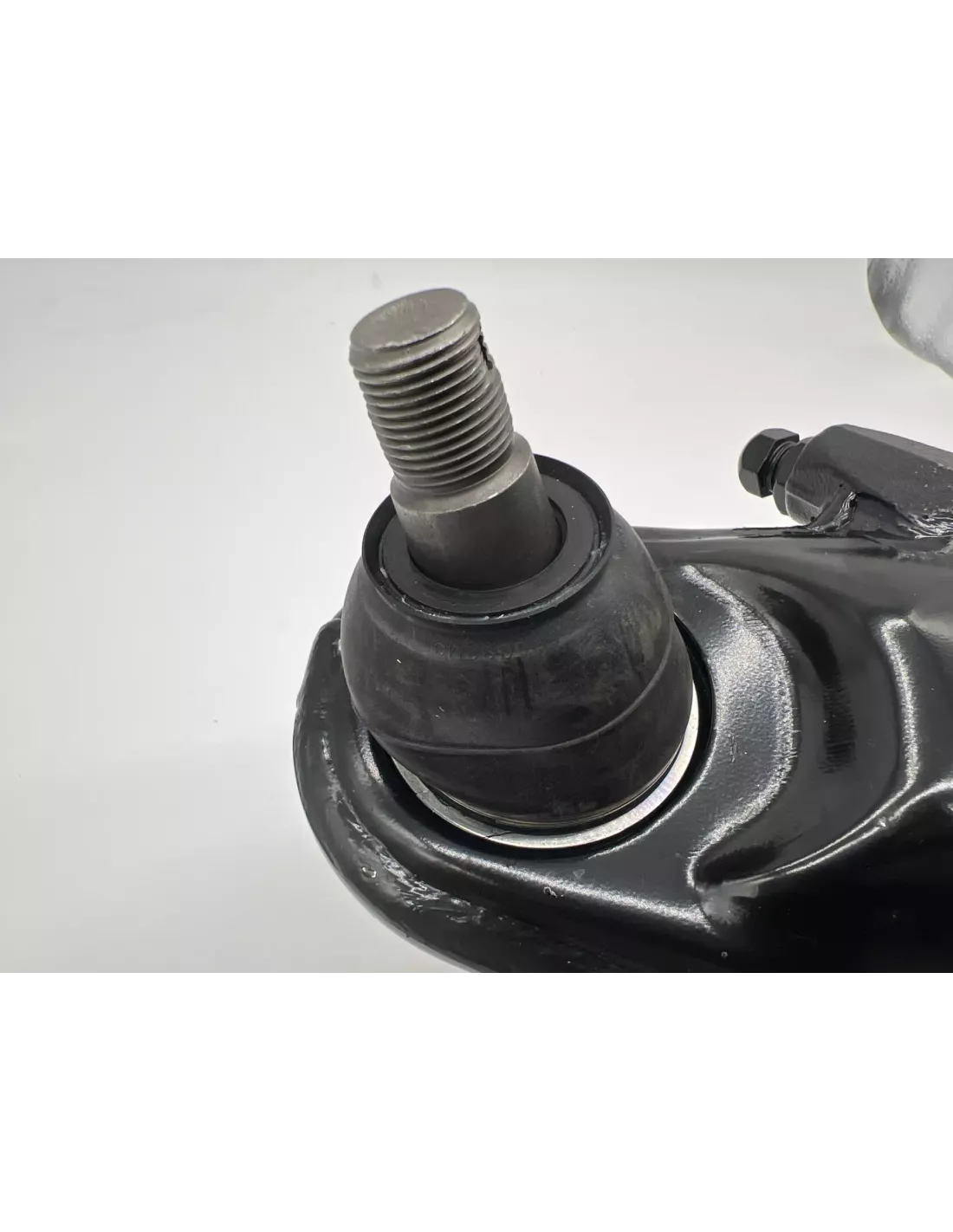 Triangle inférieur de suspension avant gauche Land Cruiser HDJ100