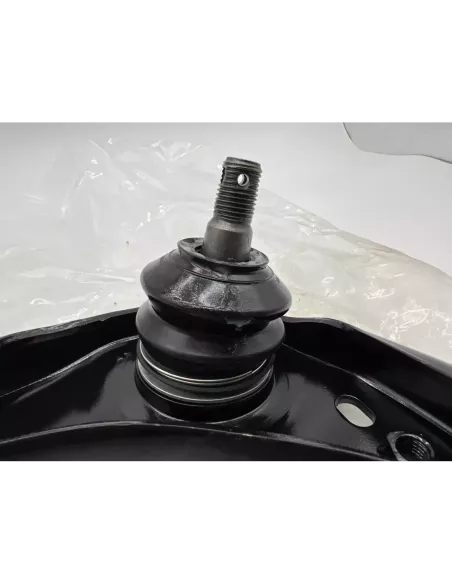 Triangle de suspension supérieur avant gauche VDJ200 TOYOTA -
