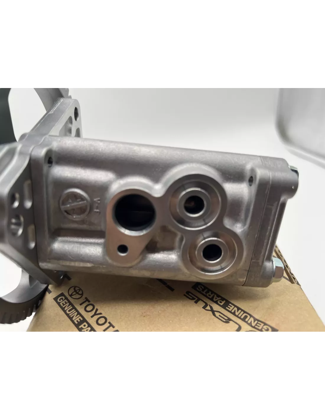 Pompe à huile rangée cylindres de gauche VDJ200 TOYOTA - accessoire