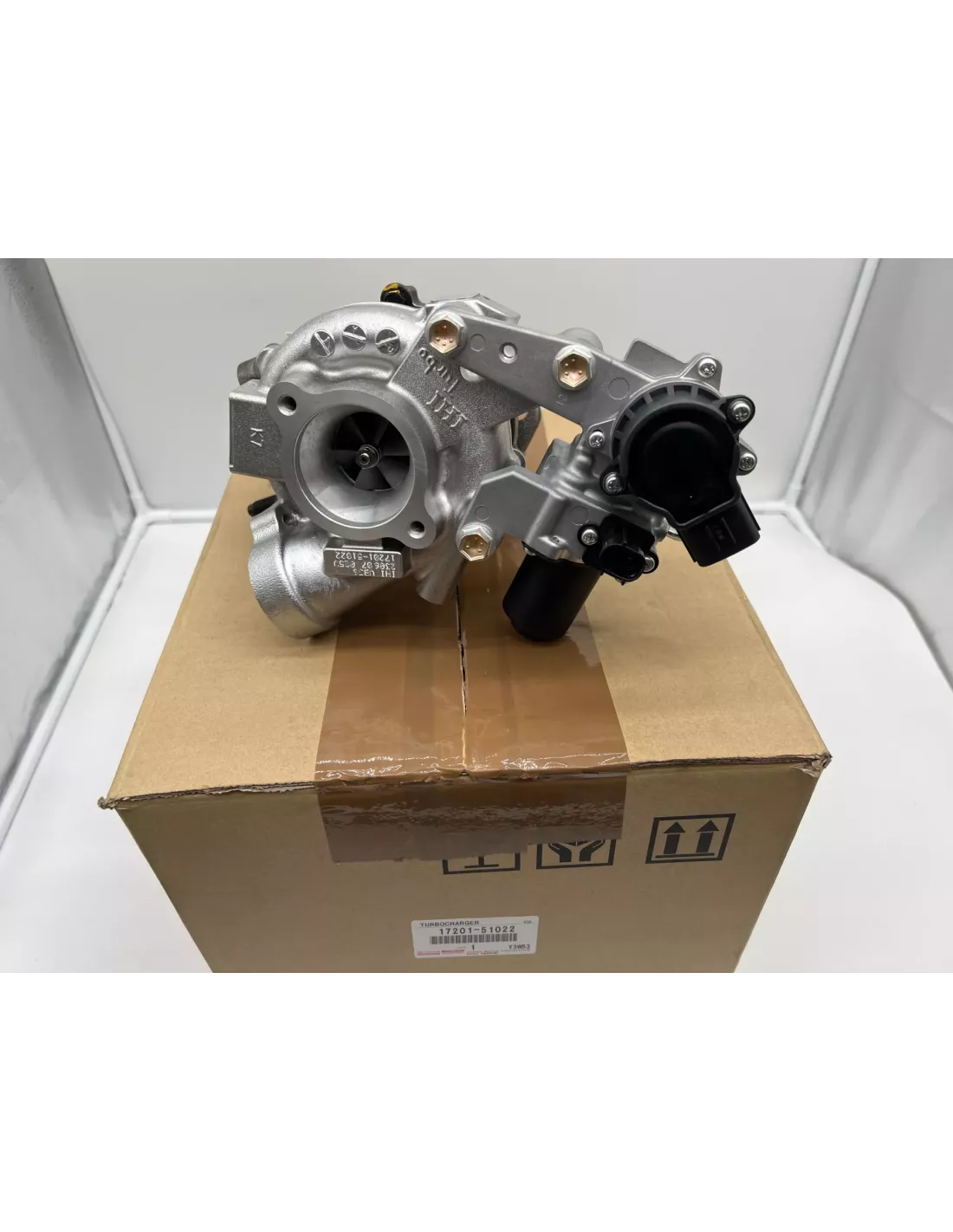 Turbocompresseur droit géométrie variable Toyota VDJ200 TOYOTA -