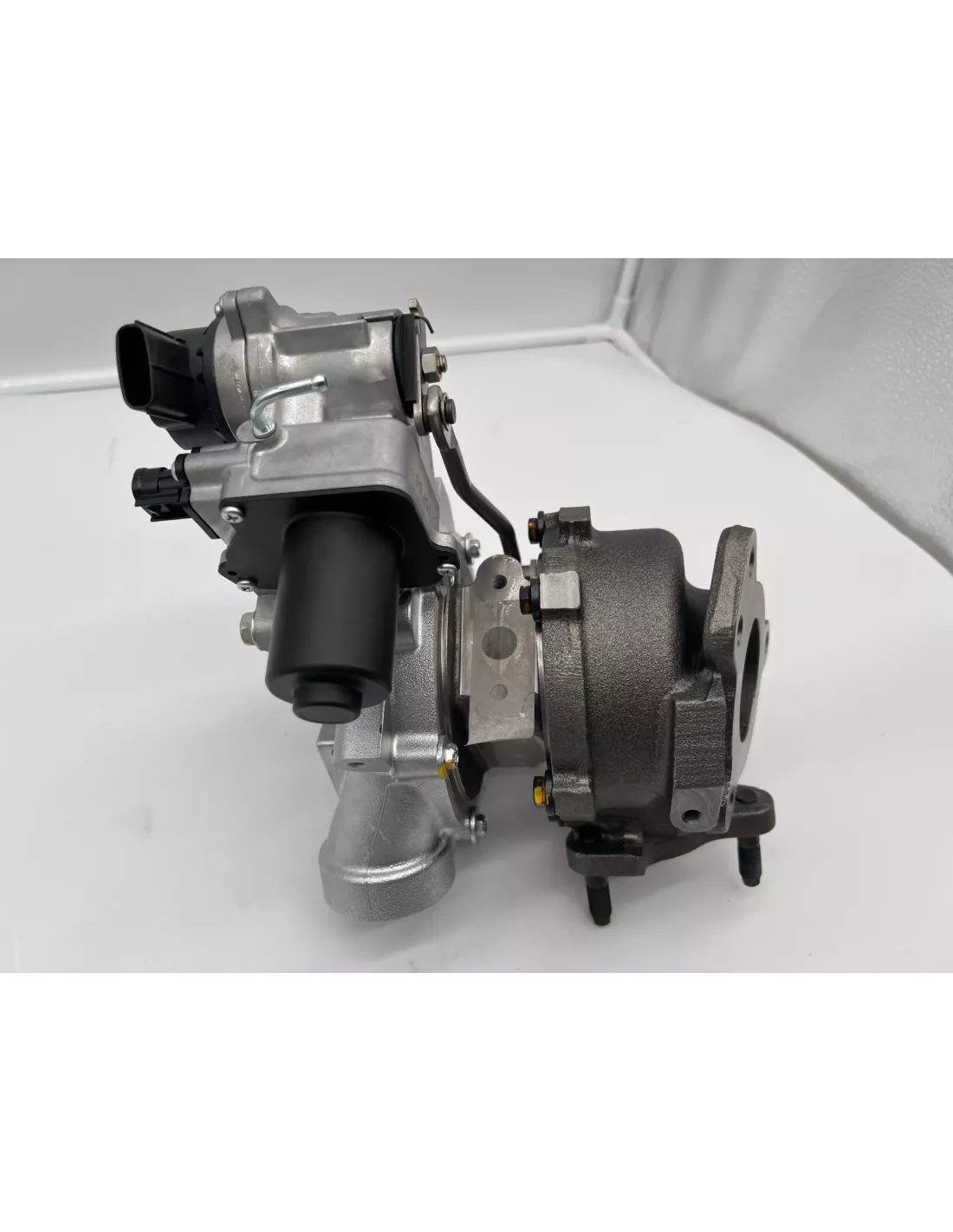 Turbocompresseur droit géométrie variable Toyota VDJ200 TOYOTA -
