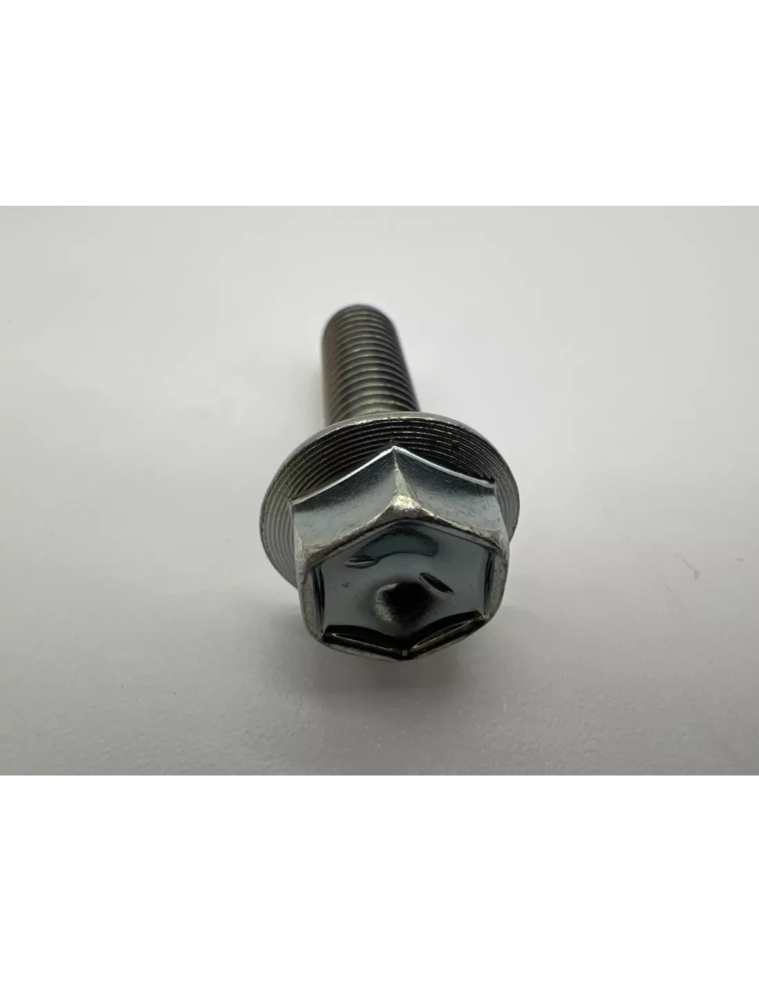 Boulon fixation pipe sur collecteur admission HDJ80 12s TOYOTA -