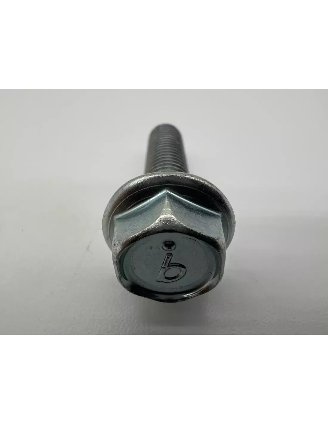 Vis fixation de poulie damper alternateur climatisation sur poulie