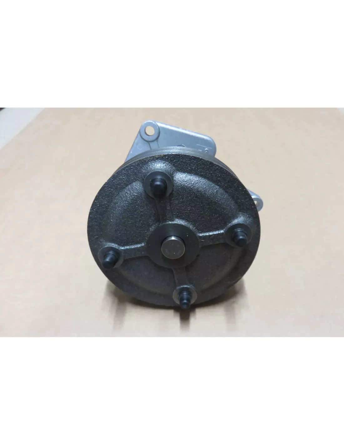 Pompe à eau Pajero 3.2DiD et 2.8TDi AISIN - accessoire 4x4