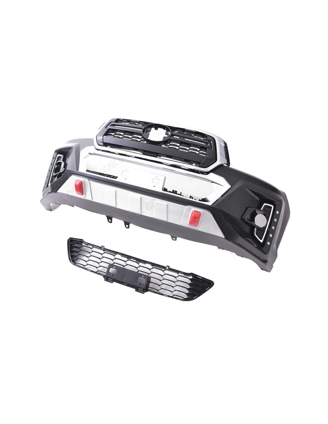 Paraurti anteriore prima della conversione invincibile per Toyota Hilux