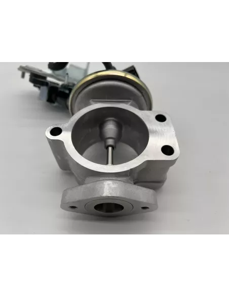 Vanne EGR recirculation gaz échappement KDJ150 KDJ155 173cv TOYOTA -
