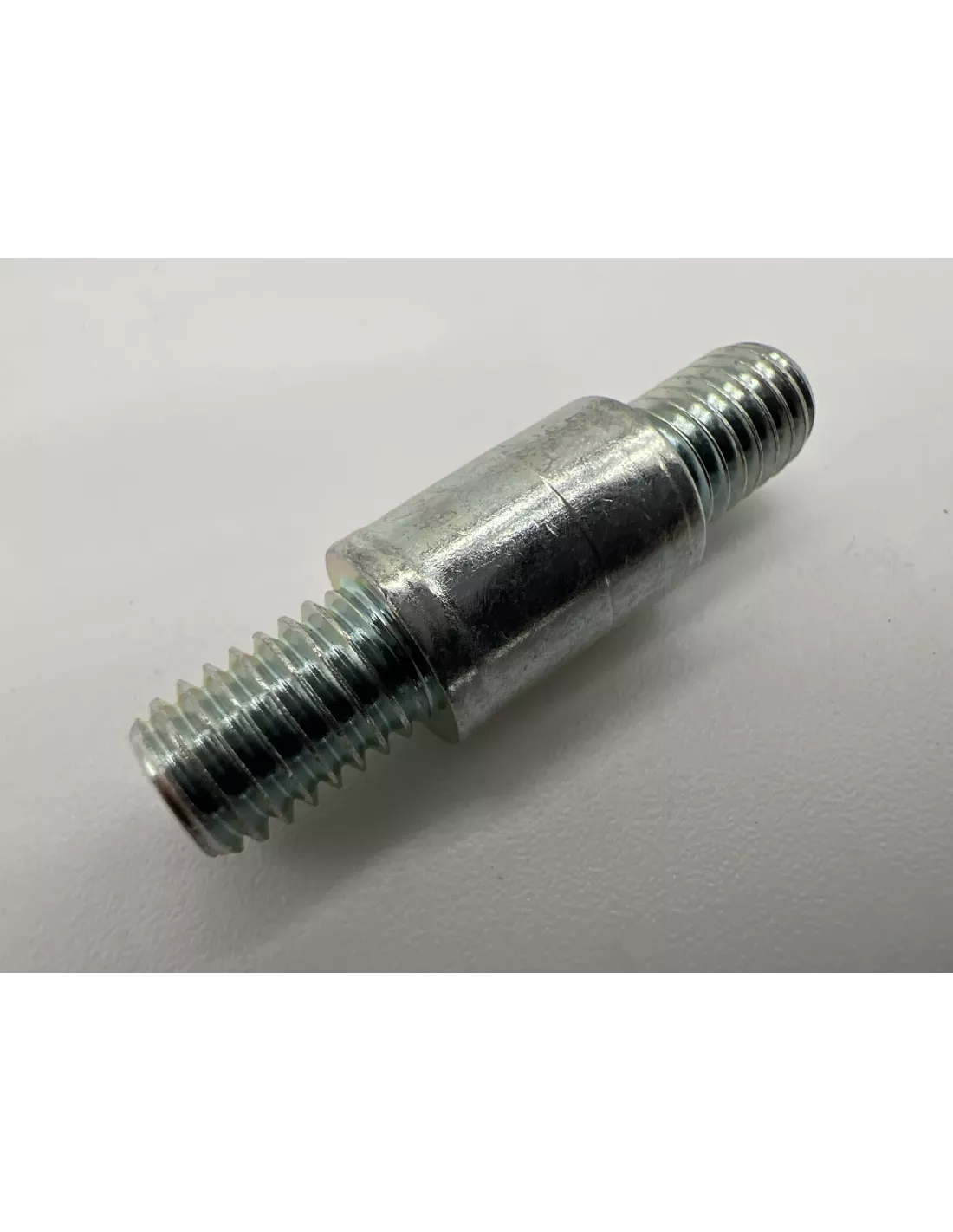 Boulon entre culasse et collecteur admission HDJ80 HZJ7 TOYOTA -