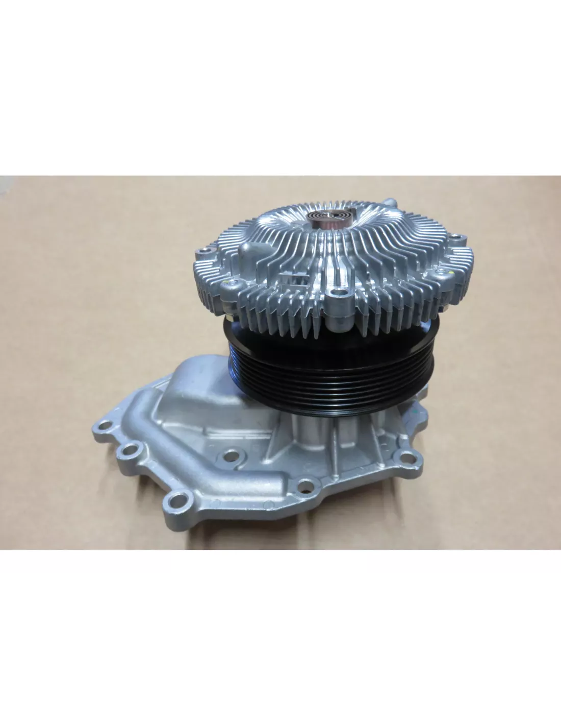 Pompe à eau Patrol GR Y61 et Terrano 2 3.0 Di AISIN - accessoire 4x4