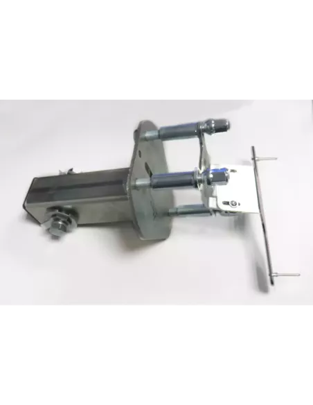 Fixation plaque immatriculation sur jante aluminium en 5x150 (HDJ100