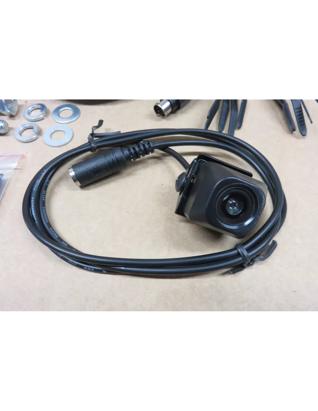 Relocalisation de camera de recul Kaymar Toyota VDJ200 KAYMAR -