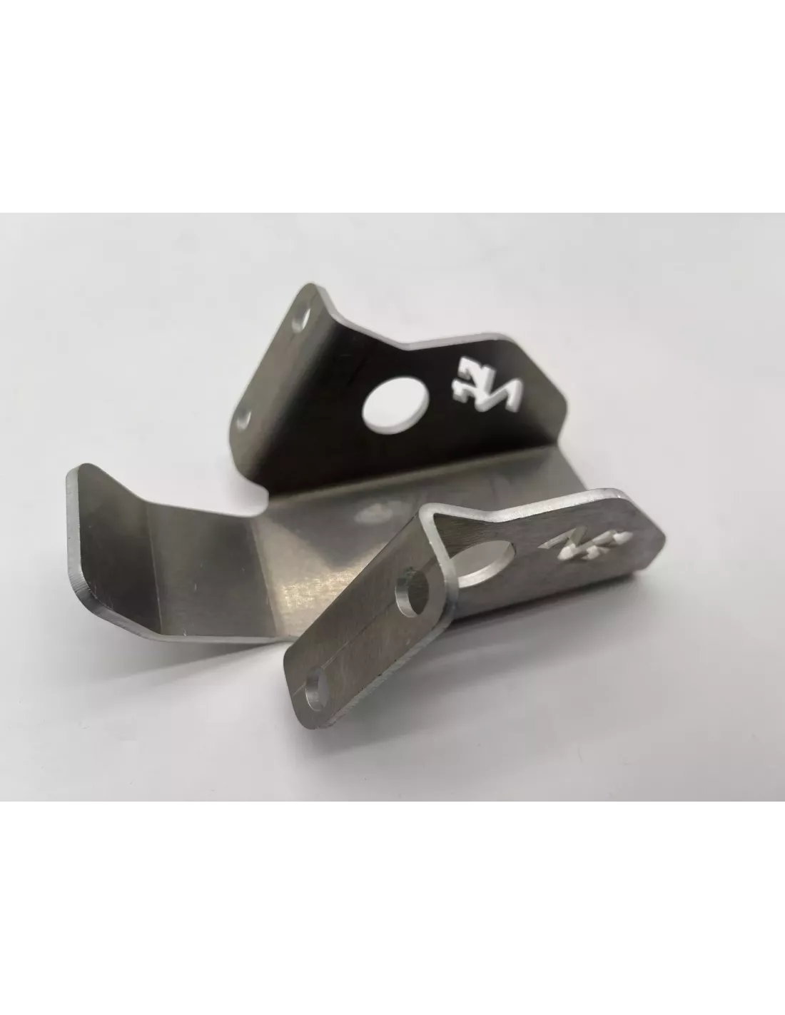 Protection d'amortisseur arrière droit pour Nissan Navara D23 avant