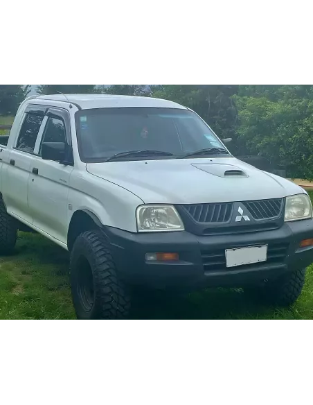 Jeu 4 déflecteurs vitre avant et arrière Mitsubishi L200 K74