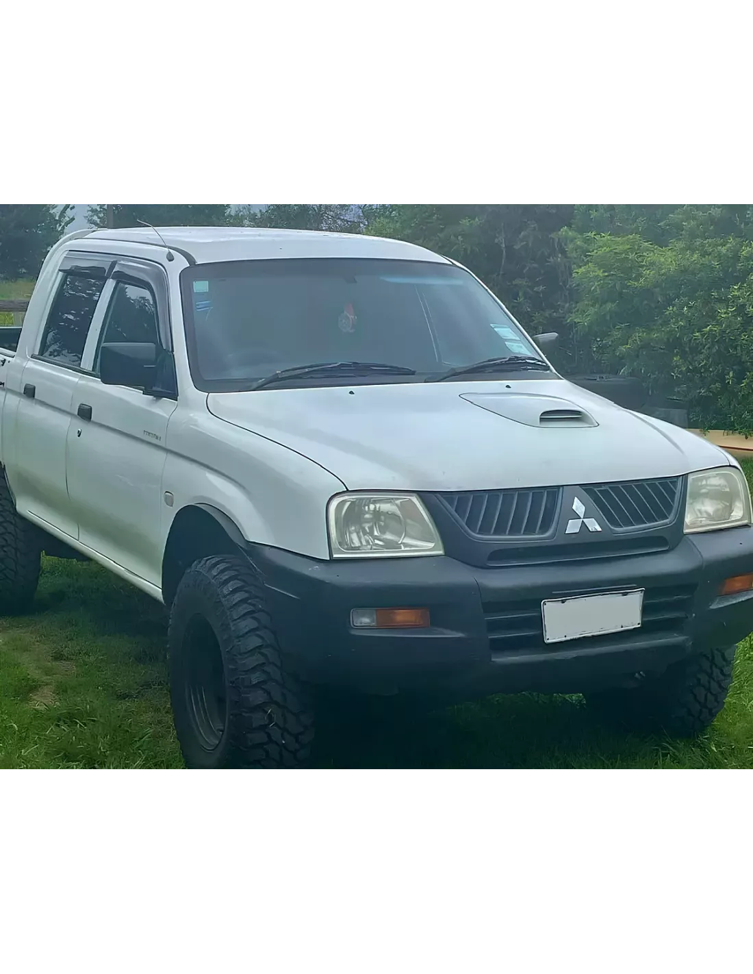 Jeu 4 déflecteurs vitre avant et arrière Mitsubishi L200 K74