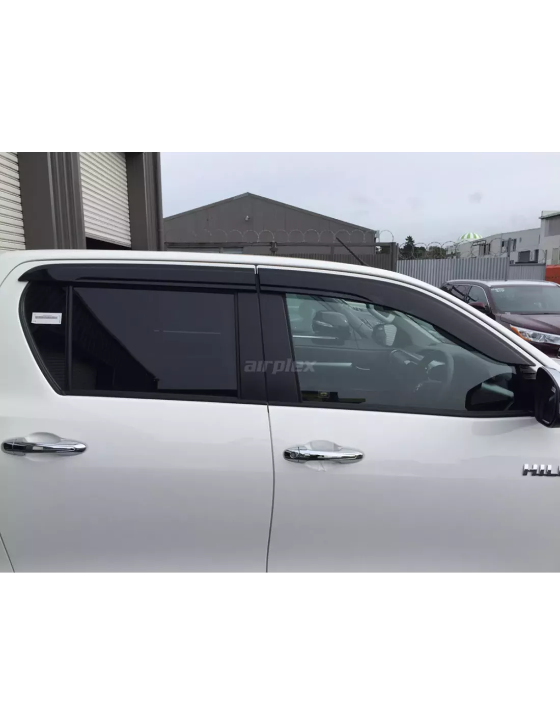 Jeu 4 déflecteurs vitre avant et arrière Hilux Revo AIRPLEX -