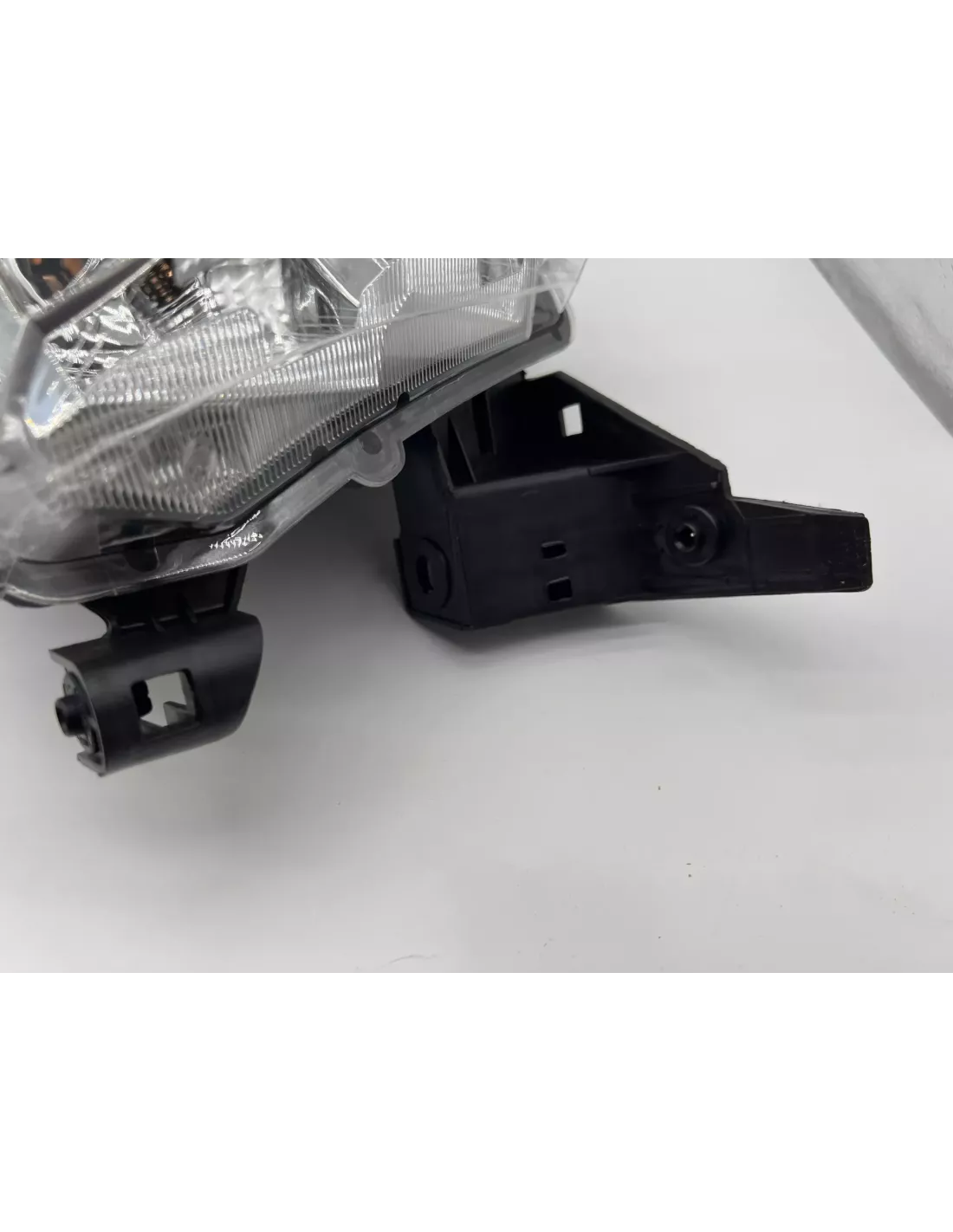 Optique avant gauche réglage électrique halogène Toyota Hilux Revo