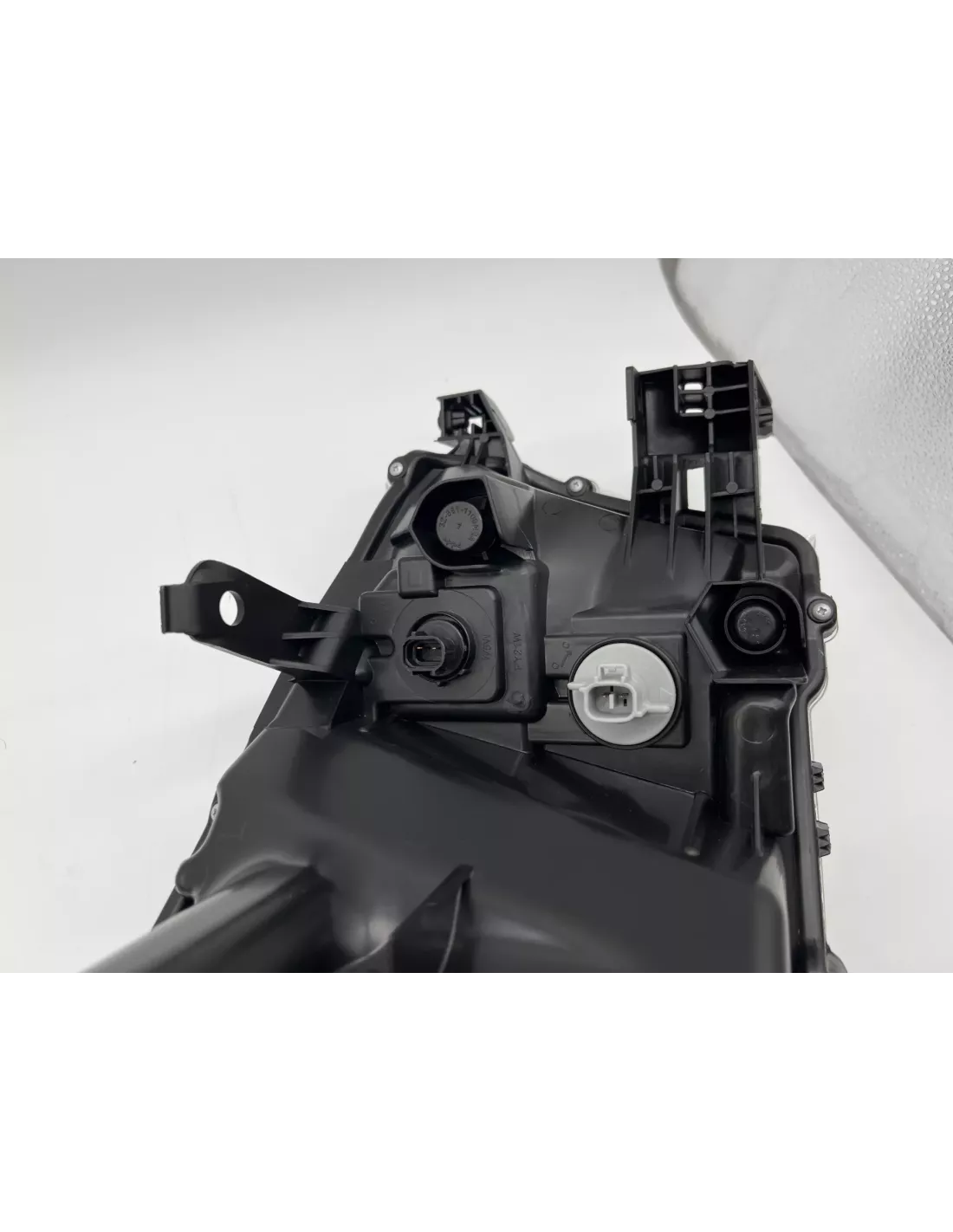 Optique avant gauche réglage manuel halogène Toyota Hilux Revo