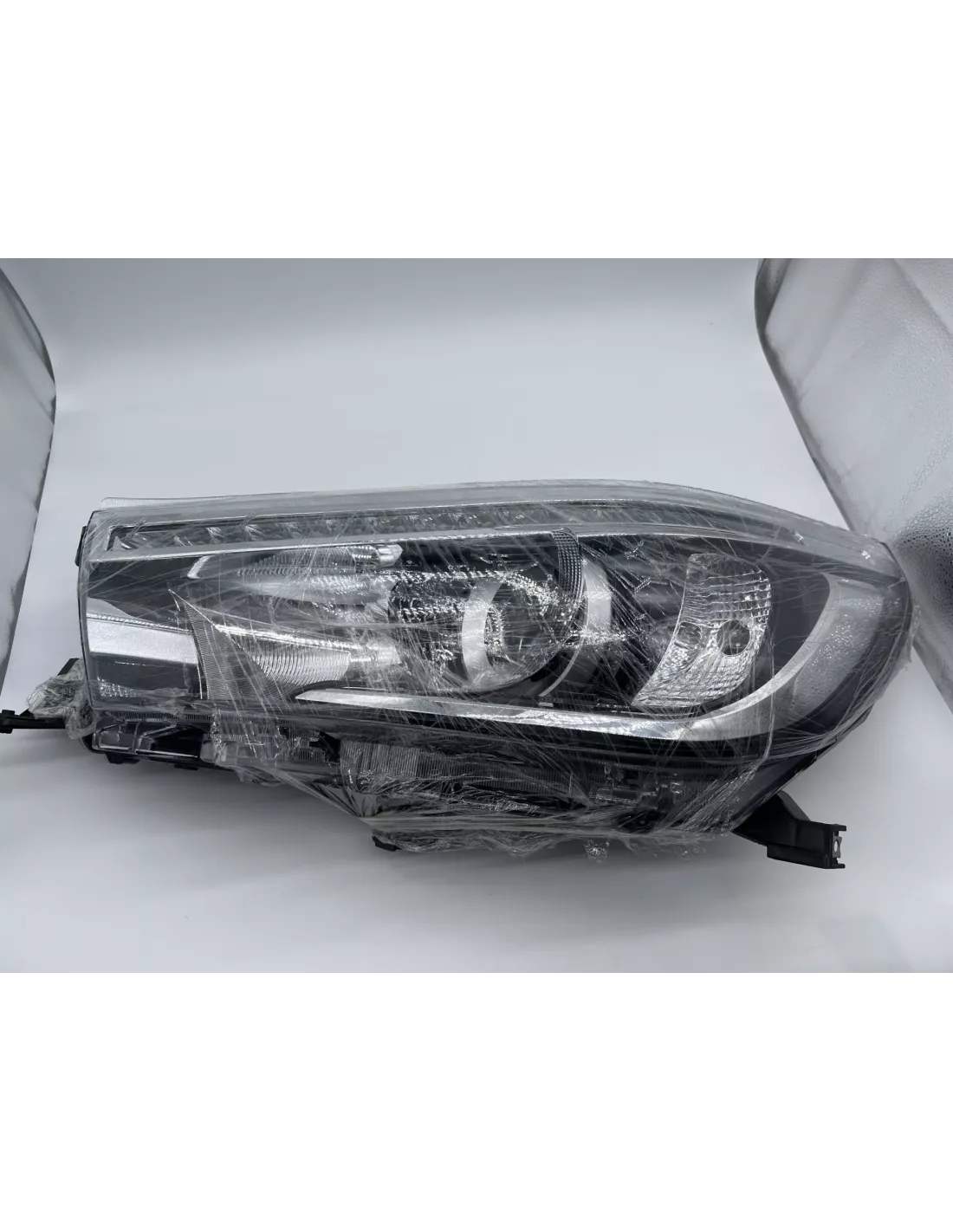 Optique avant gauche réglage électrique leds Toyota Hilux Revo
