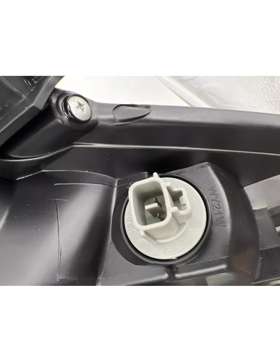 Optique avant gauche Hilux Vigo 2012-2015 - Réglage manuel ou