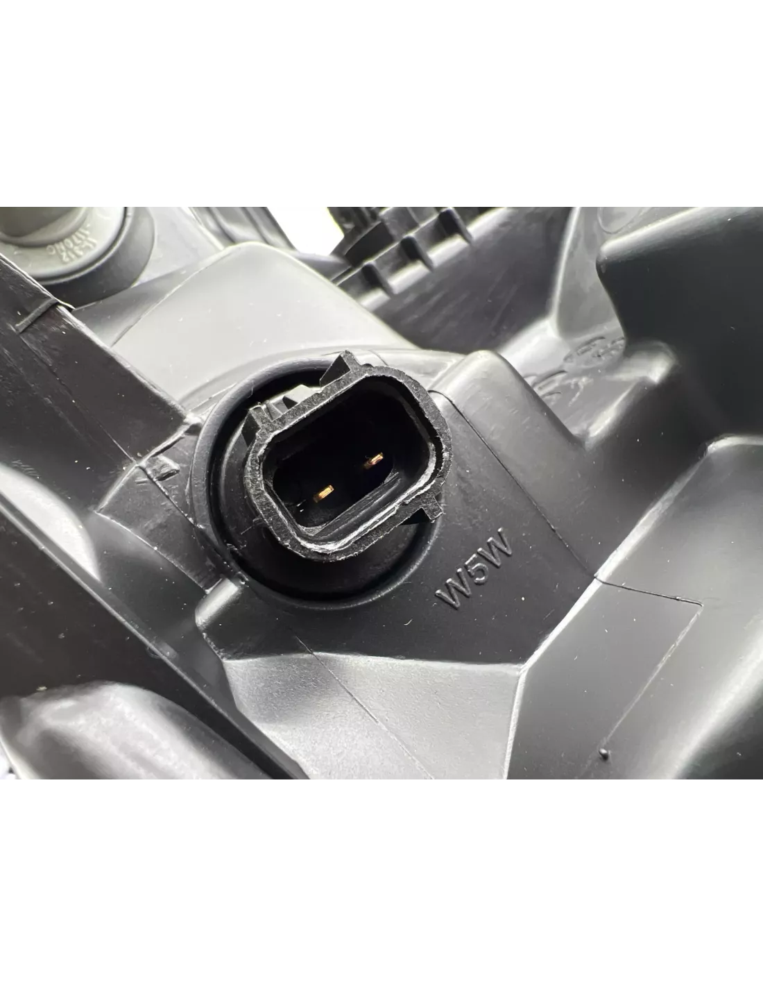 Optique avant gauche Hilux Vigo 2012-2015 - Réglage manuel ou