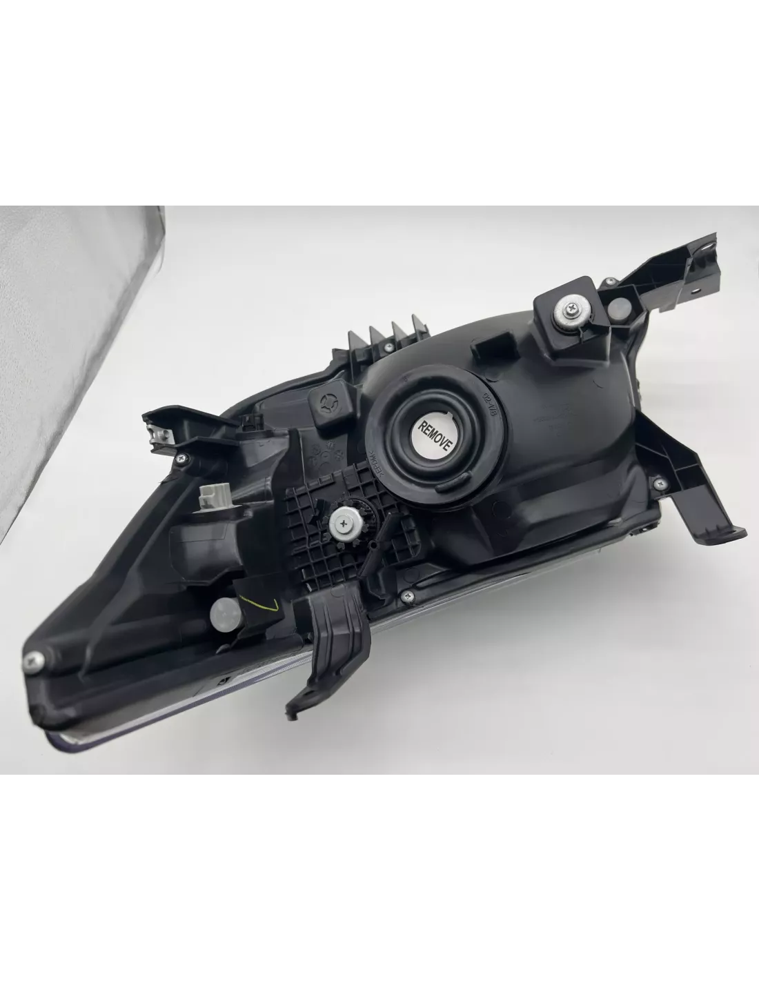 Optique avant droit Hilux Vigo 2012-2015 - Réglage manuel ou