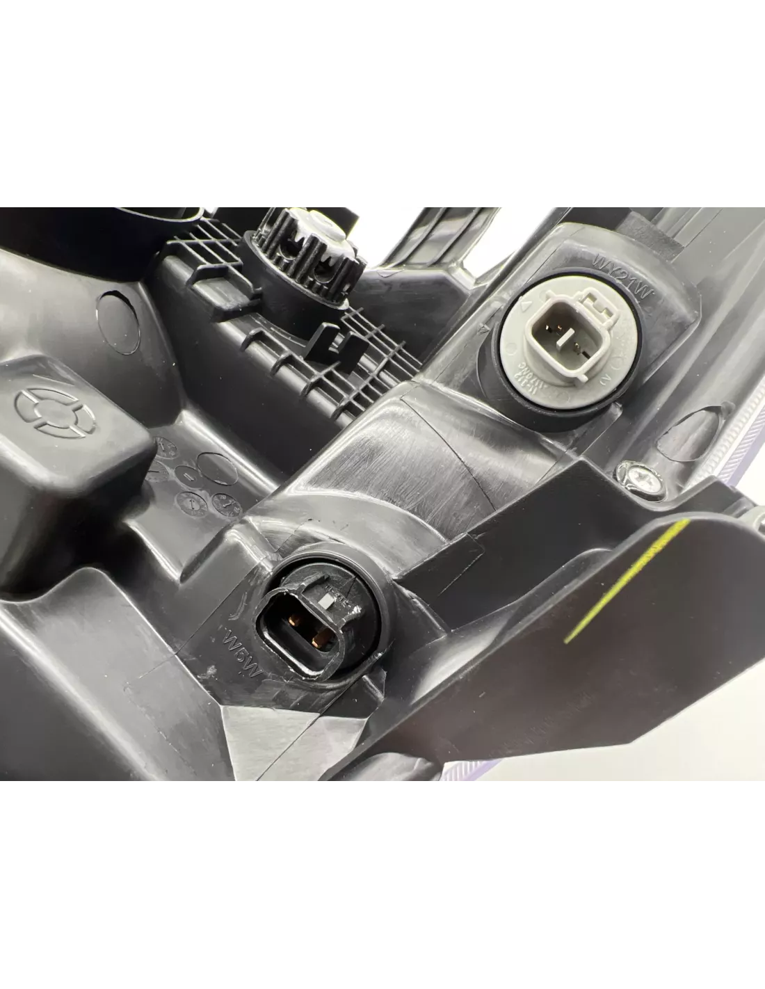 Optique avant droit Hilux Vigo 2012-2015 - Réglage manuel ou