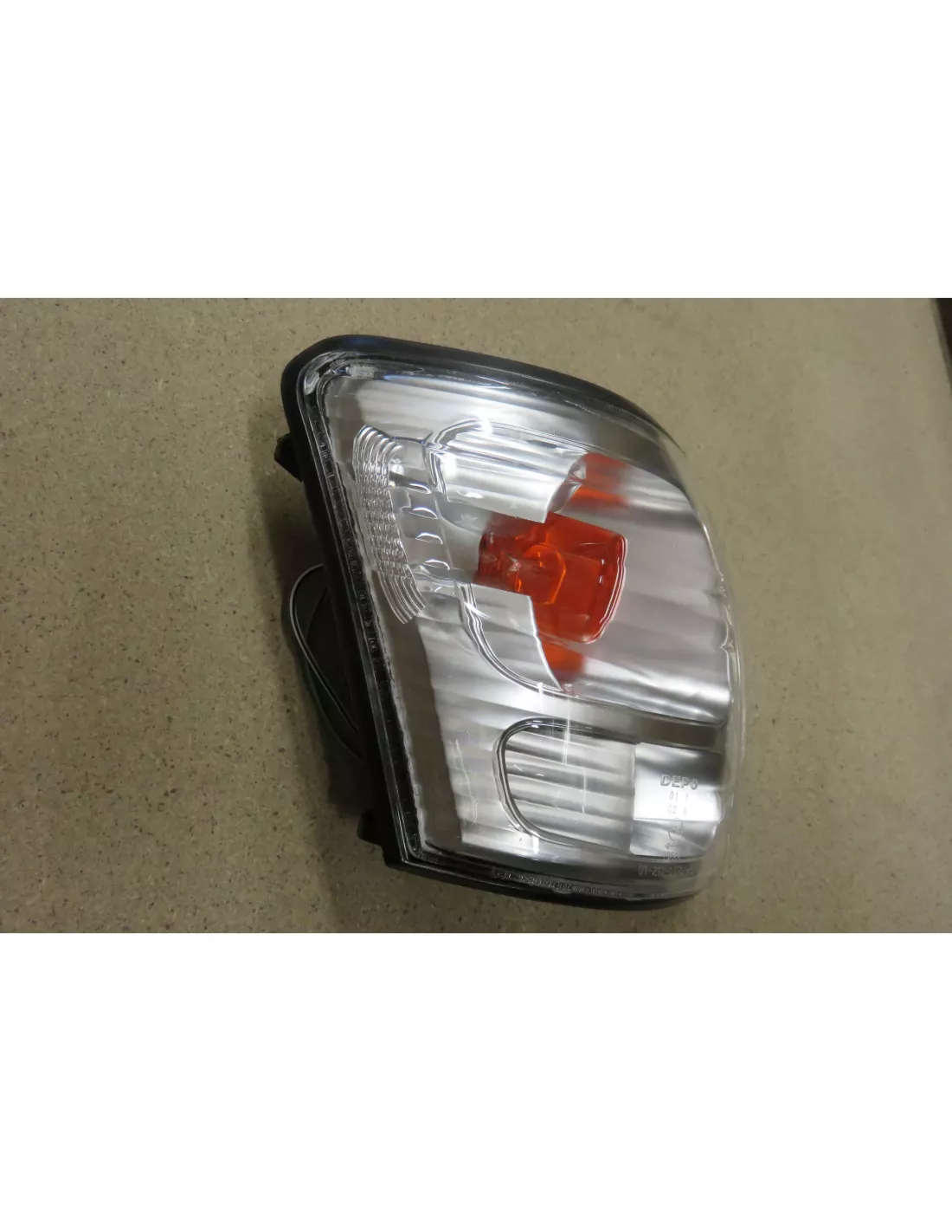 CLIGNOTANT AVD HILUX 02-05 DEPO - accessoire 4x4
